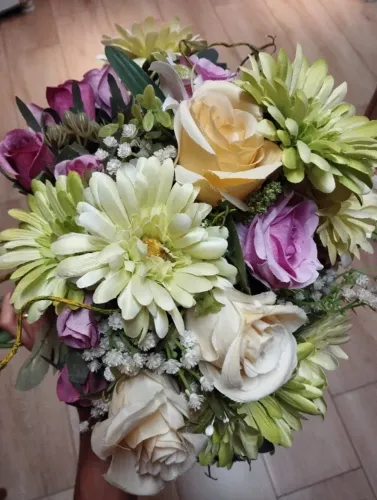 Arranjo floral artificial 