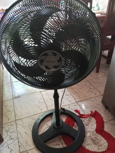 Vendo esse ventilador semi novo