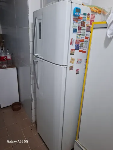 Vendo geladeira Electrolux 310l Frostfree