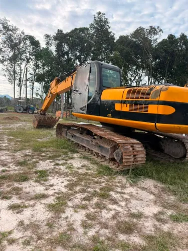 RETROESCAVADEIRA JCB (MECÂNICA)