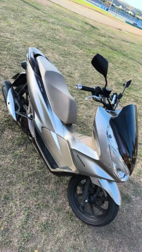 Oportunidade de pegar uma moto sem dor de cabeça.
