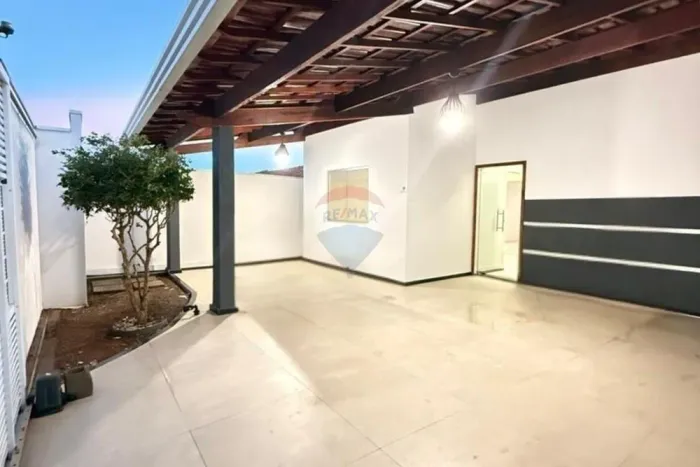 Casa com planejados e área gourmet no Mont Serrat 1