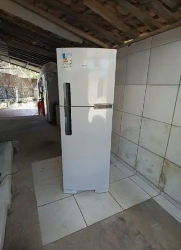 Geladeira Brastemp Frost Free 375 Litros 127 volts Conservada Garantia