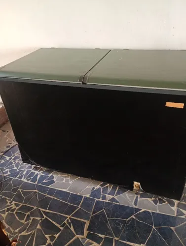 Vende se 2 freezer horizontal e um expositor tipo cervejeira
