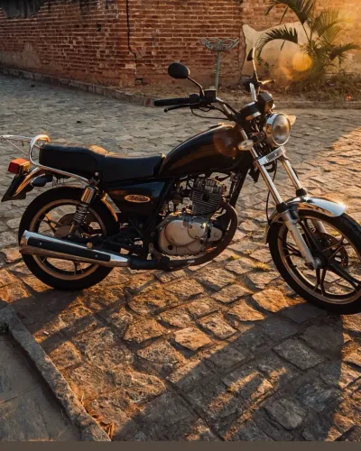 Suzuki Intruder 125 2011 (Leia a legenda)