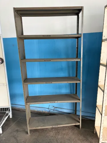 Estante metal reforçado