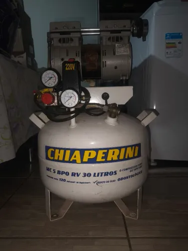 Motocompressor odontológico 5.2 pcm 30 litros sem óleo - Chiaperini MC 5 BPO RV 30 L