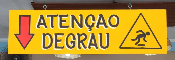 Letreiro personalizado. Tinta acrílicos sobre madeira