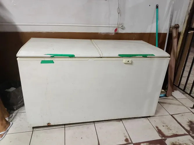 Freezer horizontal usado - Tem que trocar o motor
