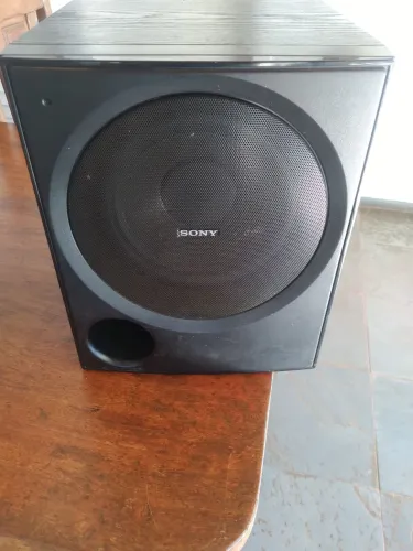Vendo subwoofer ativo sony....obs: não faço envio