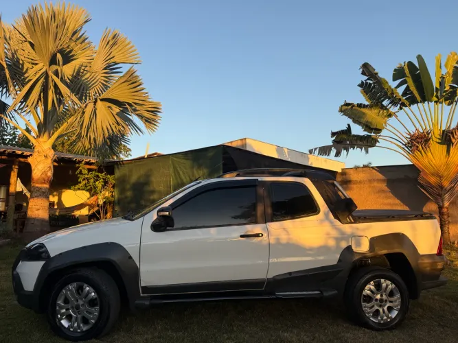 Fiat Strada Adventure1.8/ 1.8 Locker Flex CD 2012