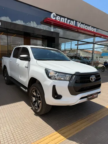 Toyota Hilux CD SR 4X4 2.8 TDI Diesel Aut. 2024