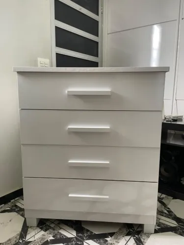 Cômoda semi nova
