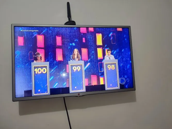 Vendo Tv LG , 32 ' polegadas, conservadissima , toda original ! Não Smart