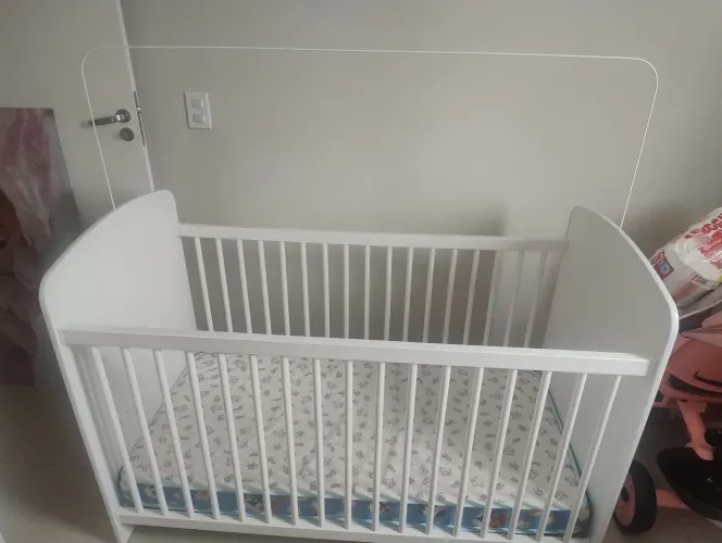 Berço branco semi- novo