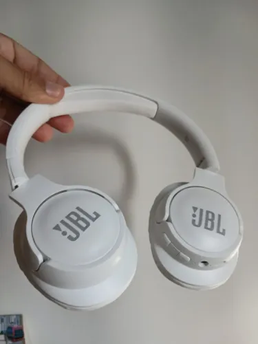 fone de ouvido branco  jbl head set over ear bluetooth