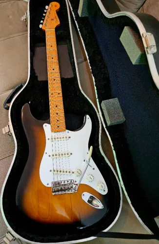 Fender stratocaster american vintage ressue 57