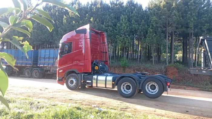 Caminhão Volvo 