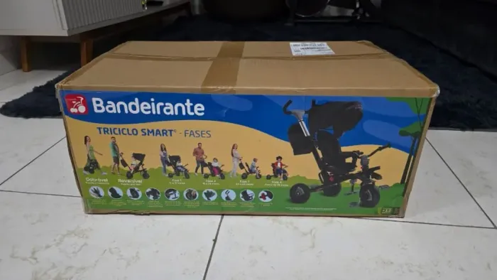 - Novo com embalagem lacrada - Preço R$ 1400,00  Especificações:   O triciclo infantil Sma