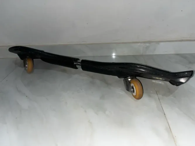 SKATEBOARD ROCKING - SKATE DUAS RODAS
