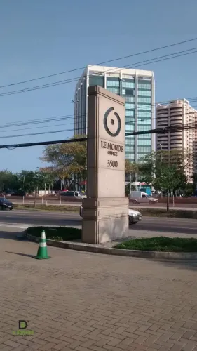 VENDO sala comercial com 43m² Le Monde Barra da Tijuca.