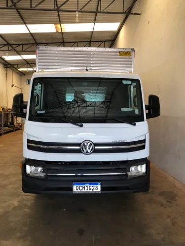 Caminhão delivery 6.160
