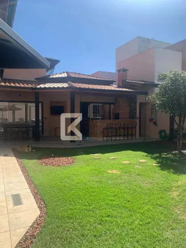 Casa à venda quintal com grama e piscina, área terreno 535 m² e área consturida 290 m², R$
