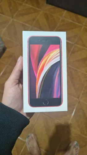 iPhone se 2020 vermelho