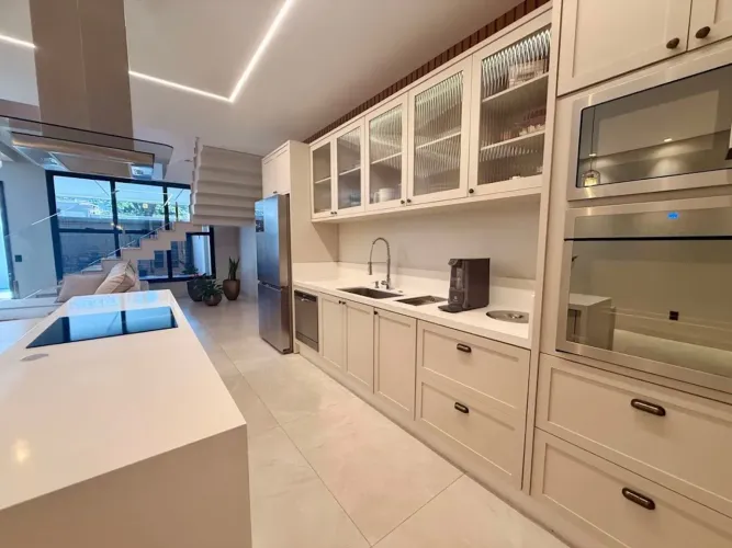 Sobrado com 3 dormitórios à venda, 249 m² Cancelli - Cascavel/PR