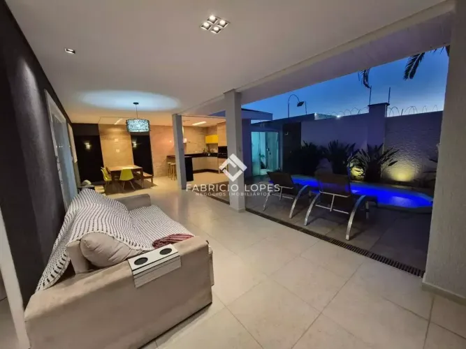 Casa com piscina e 3 dormitórios para locação no Crystal Park em Jacareí SP