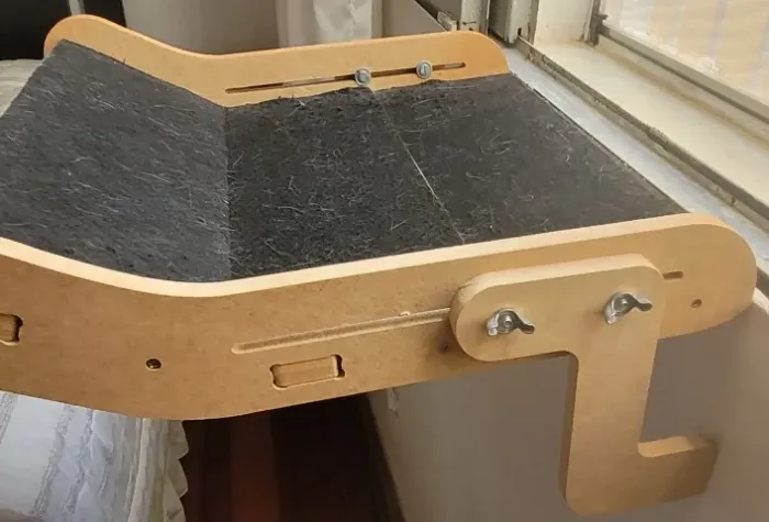 Cama suspensa para gato (rosroneira)