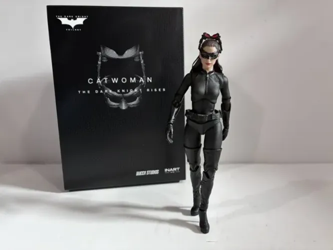 Boneco Inart Catwoman(mulher gato)The Dark Knight Rises