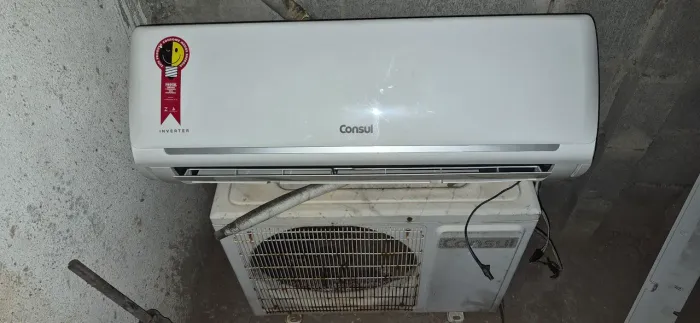 Ar condicionado consul inverte em bom estado está funcionando só não gela