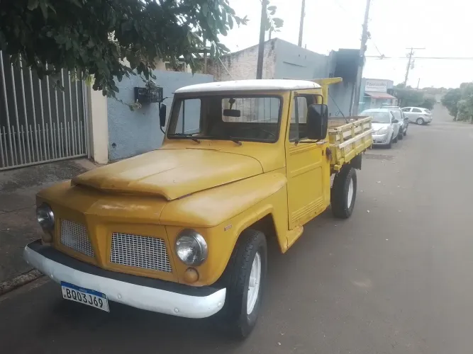Ford F-75 4X4 2.3 1975