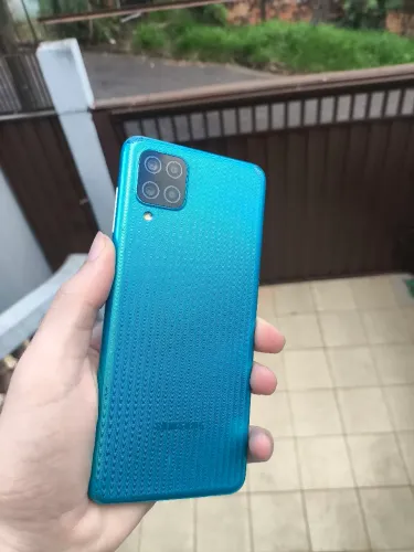 Celular Samsung m12