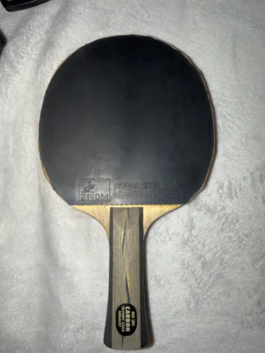 Raquete Yasaka Ma Lin Carbon com borrachas Donic