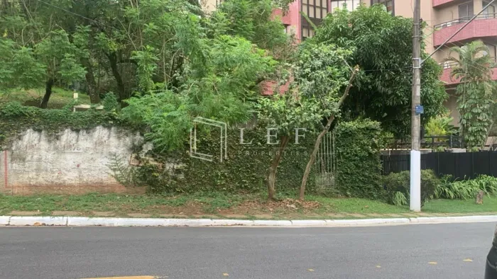 Terreno em zona mista extrategicamente localizado, confira!