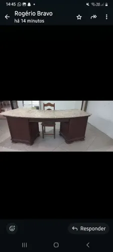 Mesa em madeira maciça, Tampo em mármore carrara