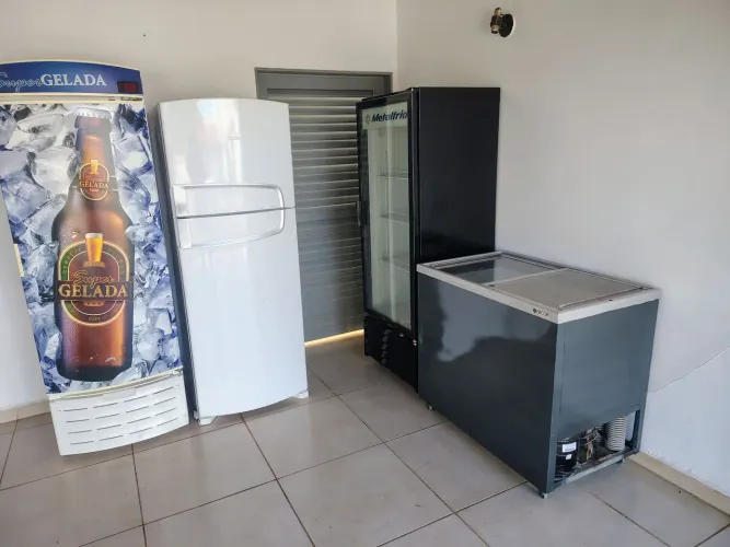 Geladeira / Expositor / Freezer e Cervejeira