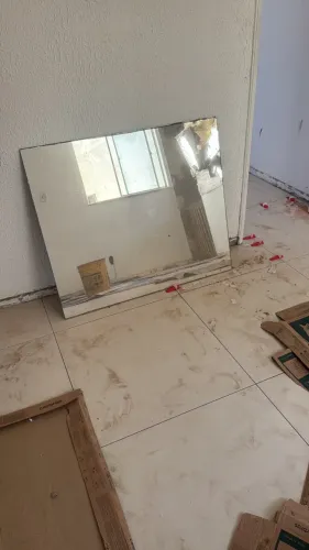 Vendo Espelho Grande