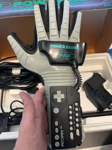 Nintendo Power Glove LEIA DESCRIÇÃO 