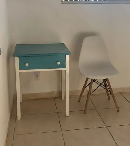 ESCRIVANINHA AZUL COM GAVETA - DOAÇÃO
