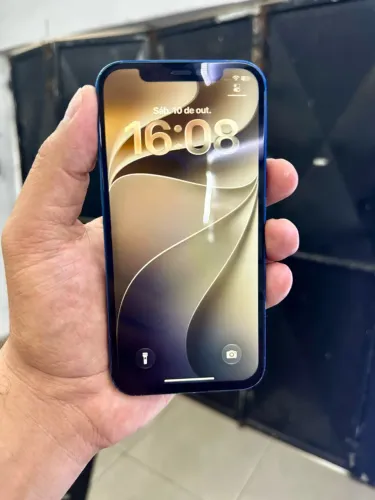 iPhone 12 64 gigas bom e barato roda tudo liso sem defeitos !