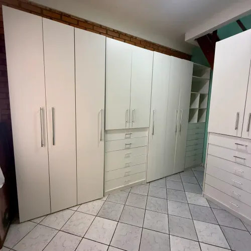 Closet em MDF com 5 módulos separados