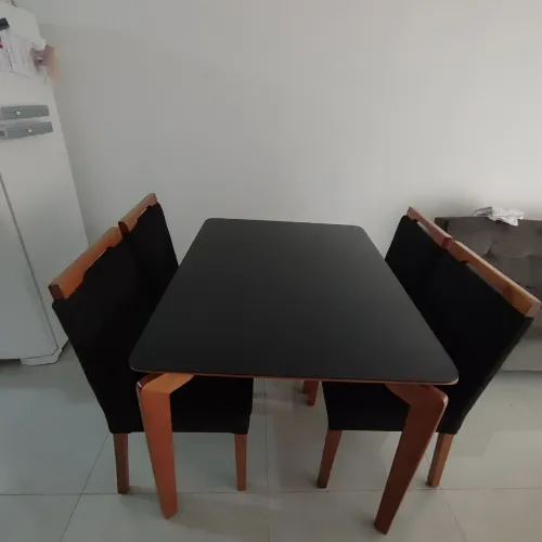 Mesa de jantar 4 lugares