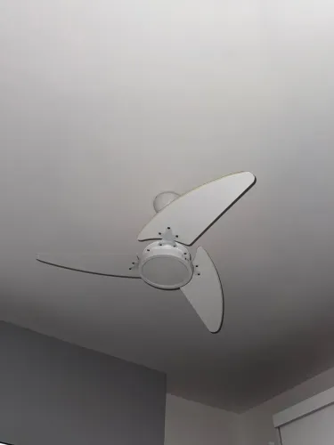 Ventilador de teto branco , 2 iguais 70 reais cada