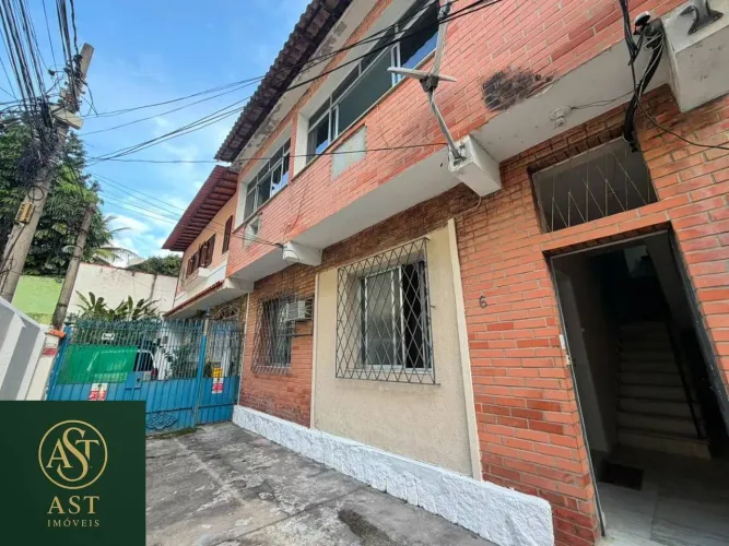 Imóvel aconchegante à venda com 4 quartos e 2 banheiros no total. Este imóvel está bem equ