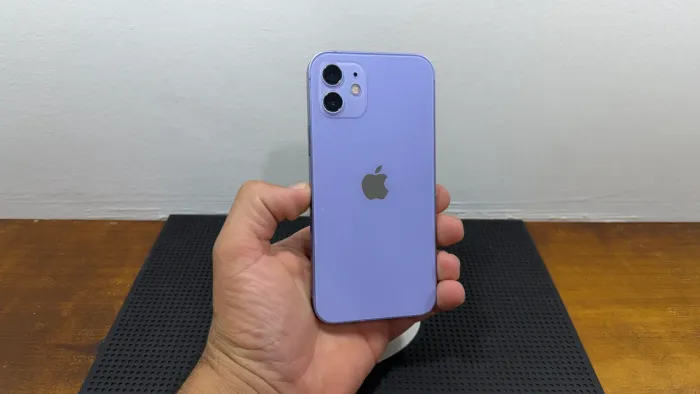 IPhone 12 128GB lilás - semi novo