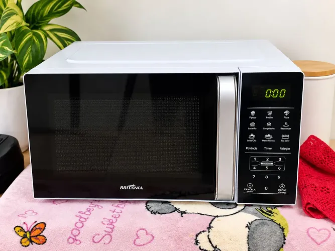 Microondas Britânia novo