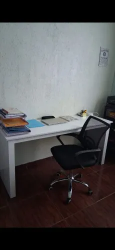 Mesa de escritório branca MDF
